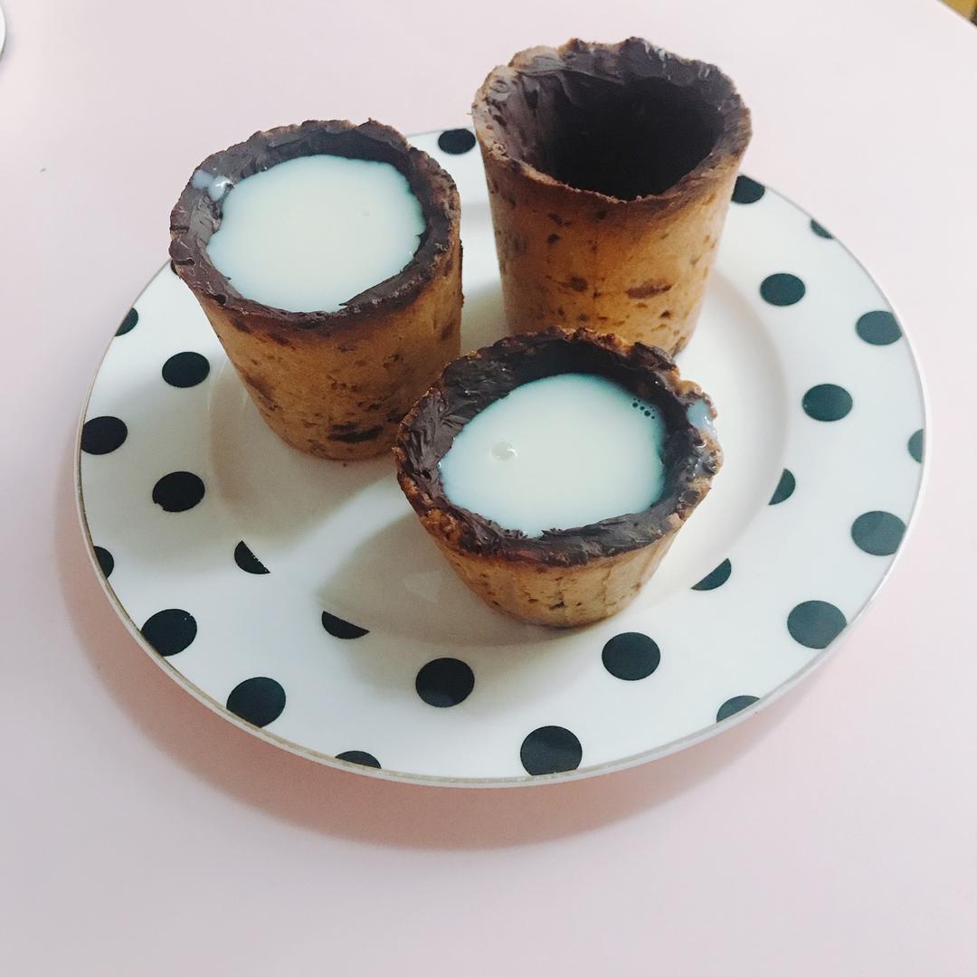 【视频食谱】巧克力燕麦曲奇杯