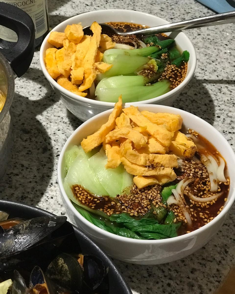 油泼辣子酸汤面