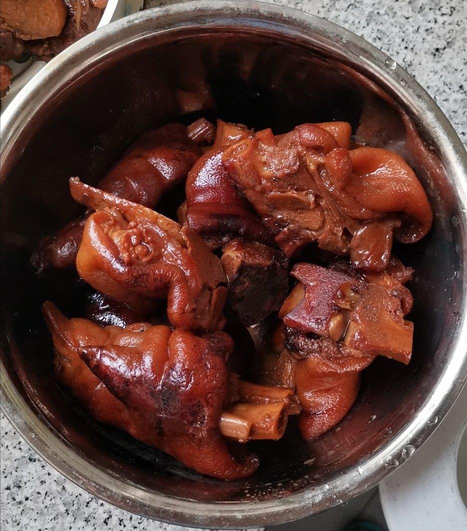 酱香卤猪蹄