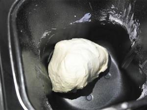 超级懒人版淡奶油吐司大面包（面包机版）的做法 步骤3