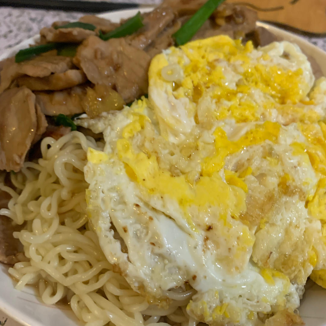 鸡蛋酱面