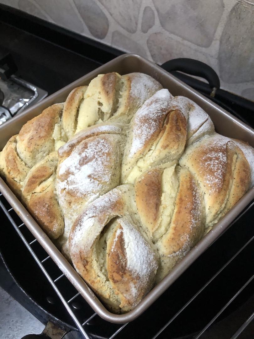 伯爵杏仁乳酪卷