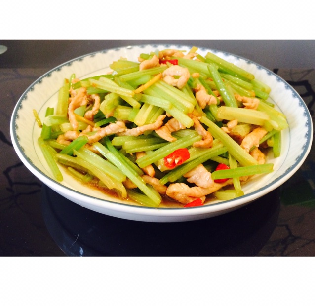 芹菜炒肉