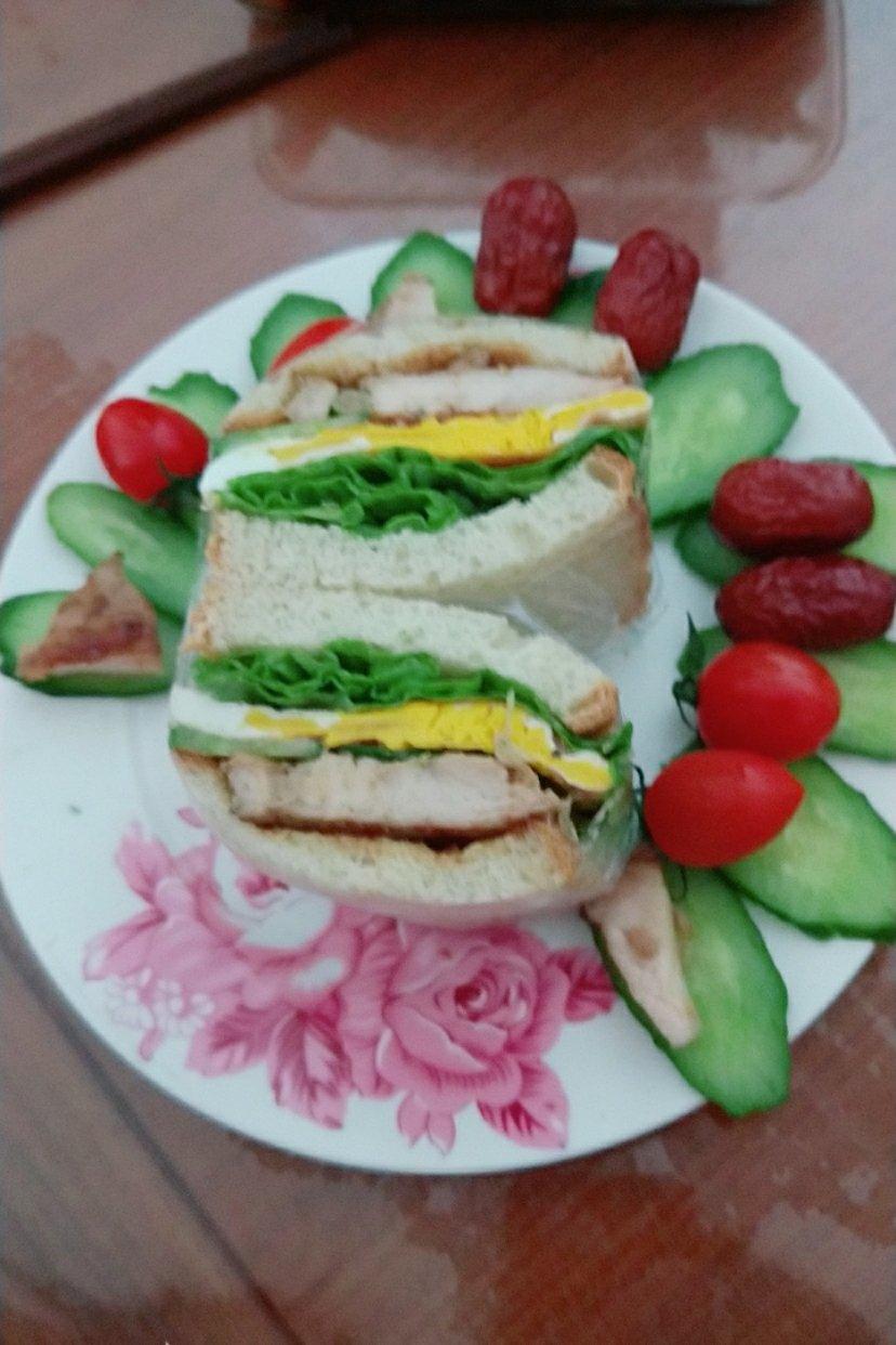 低脂早餐的美味吃法，超大份哦——鸡胸肉三明治
