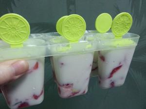 草莓🍓酸奶雪糕的做法 步骤3