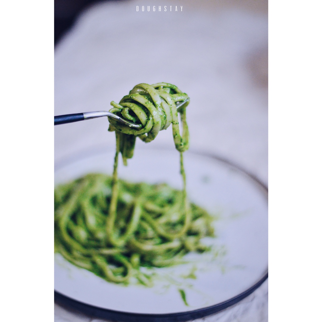 奶油菠菜青酱意大利面