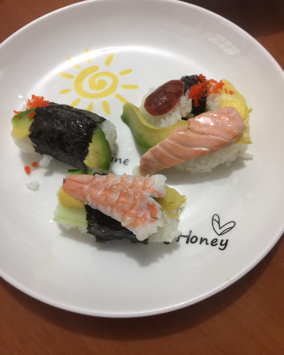 寿司甜甜圈