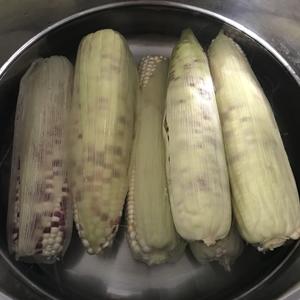 【搬运】教你煮出好吃的玉米的做法 步骤1