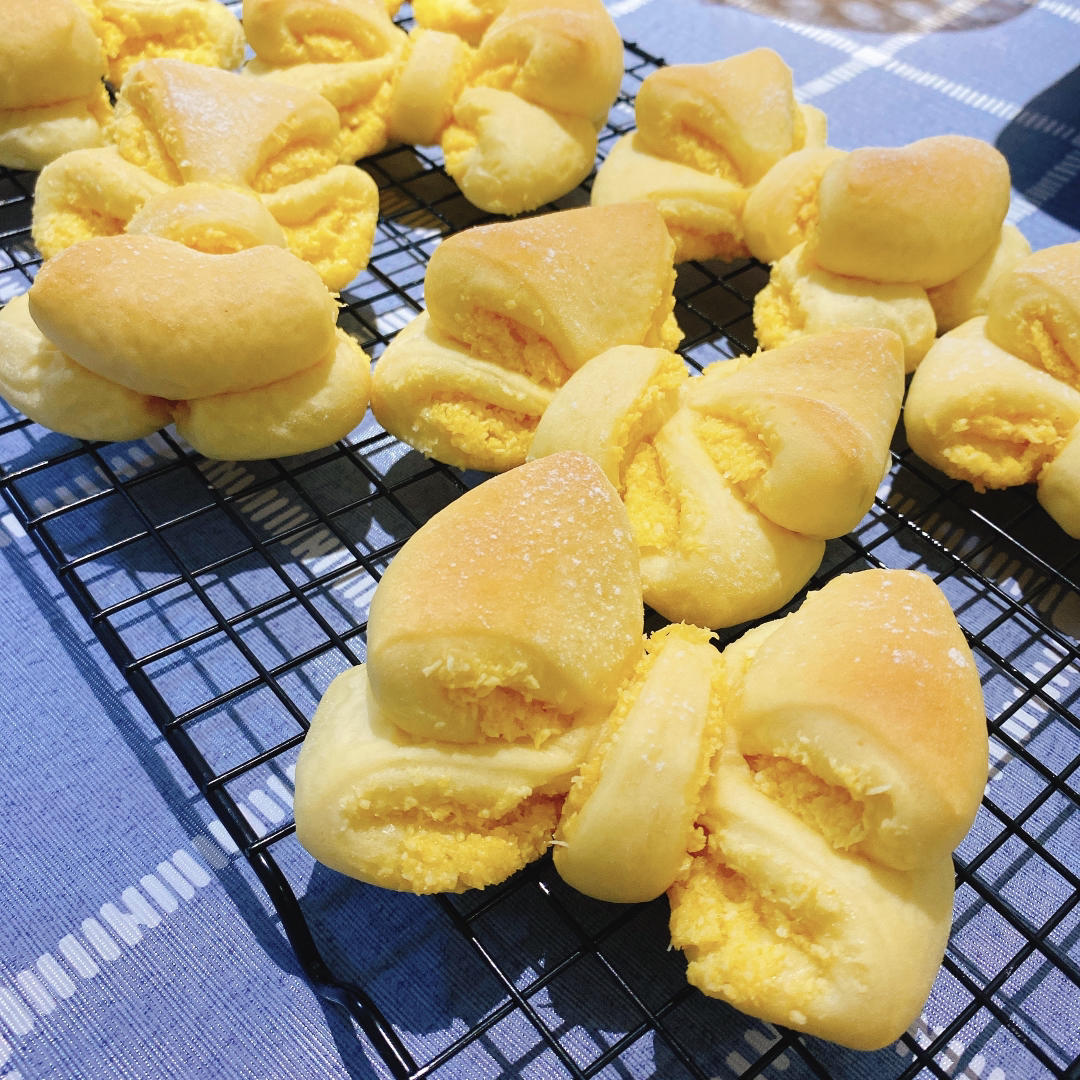 蝴蝶结🎀面包（南瓜泥椰蓉馅）