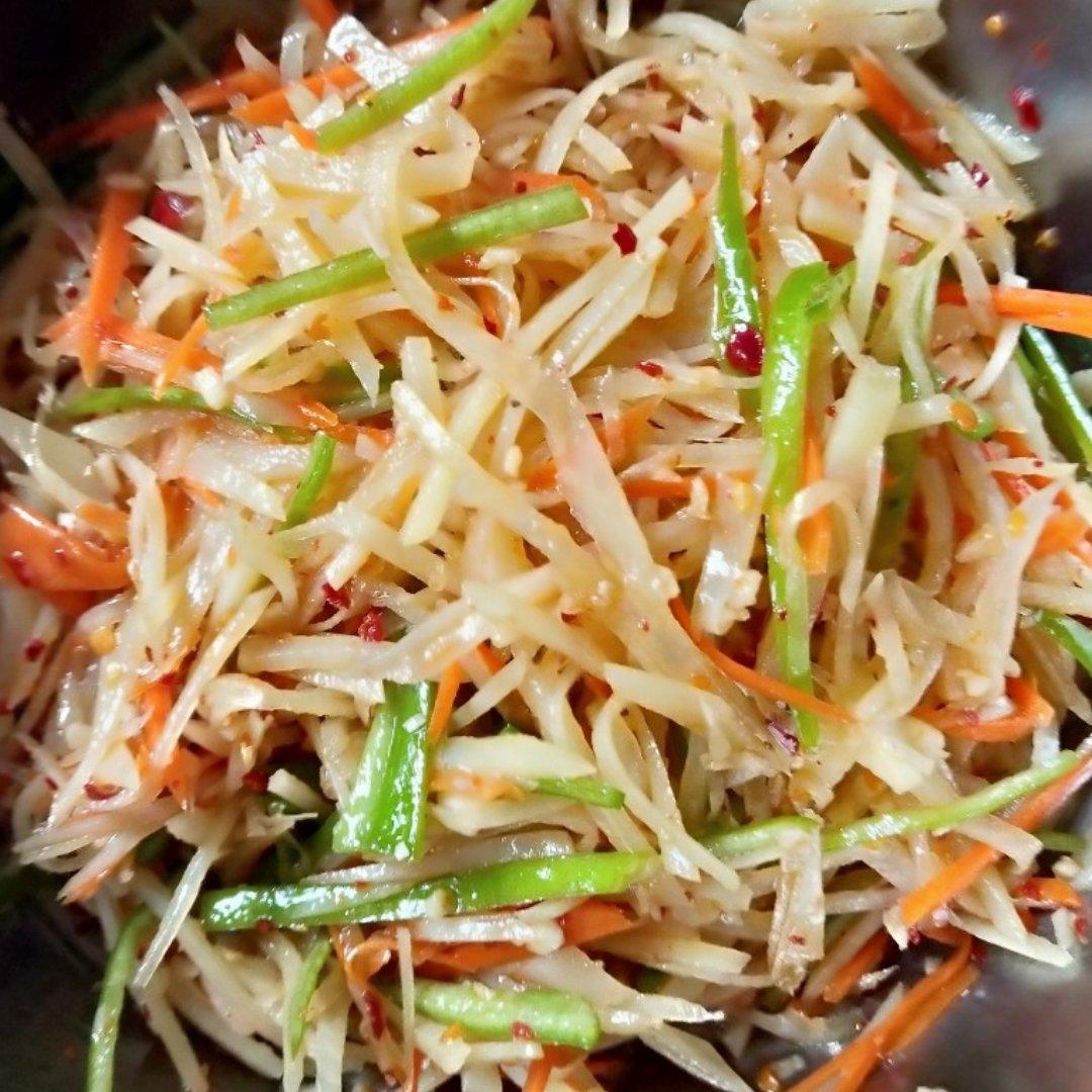 凉拌土豆丝，爽口开胃