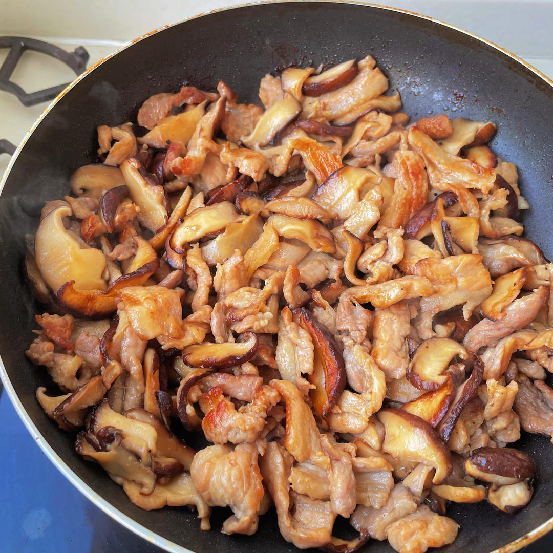 零失败！超级下饭的五花肉香菇