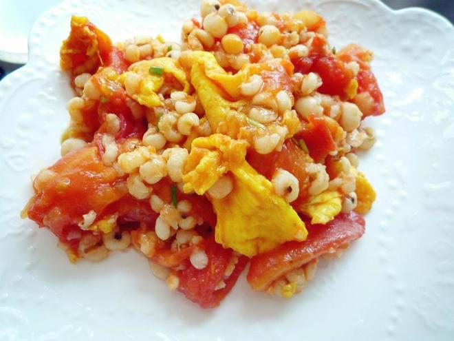 番茄鸡蛋烩薏米饭的做法