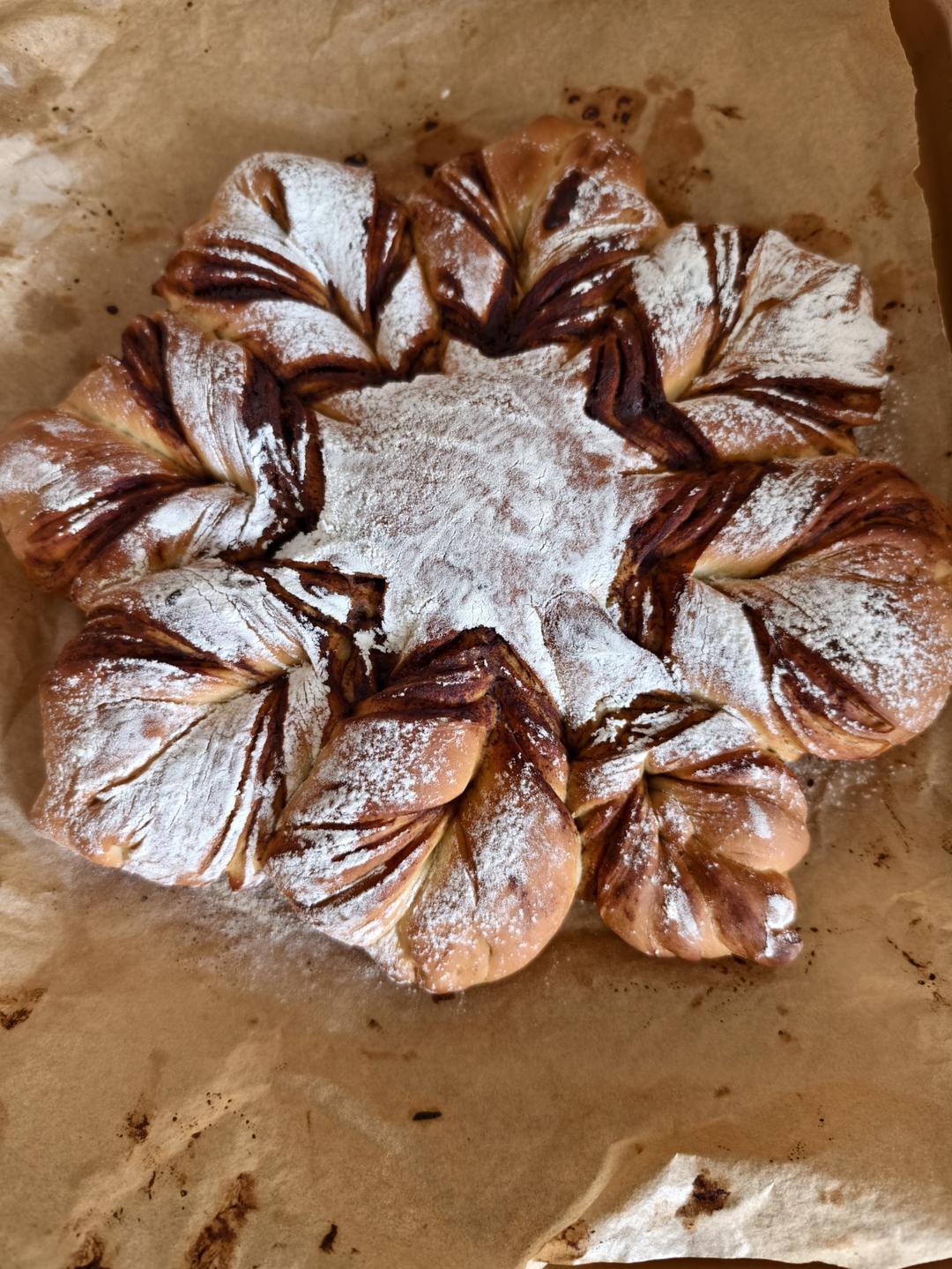 冬日限定❄️雪花面包｜雪花肉桂卷☕️