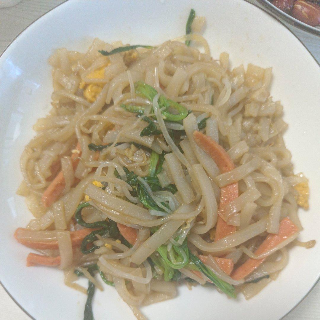 路边摊的炒河粉