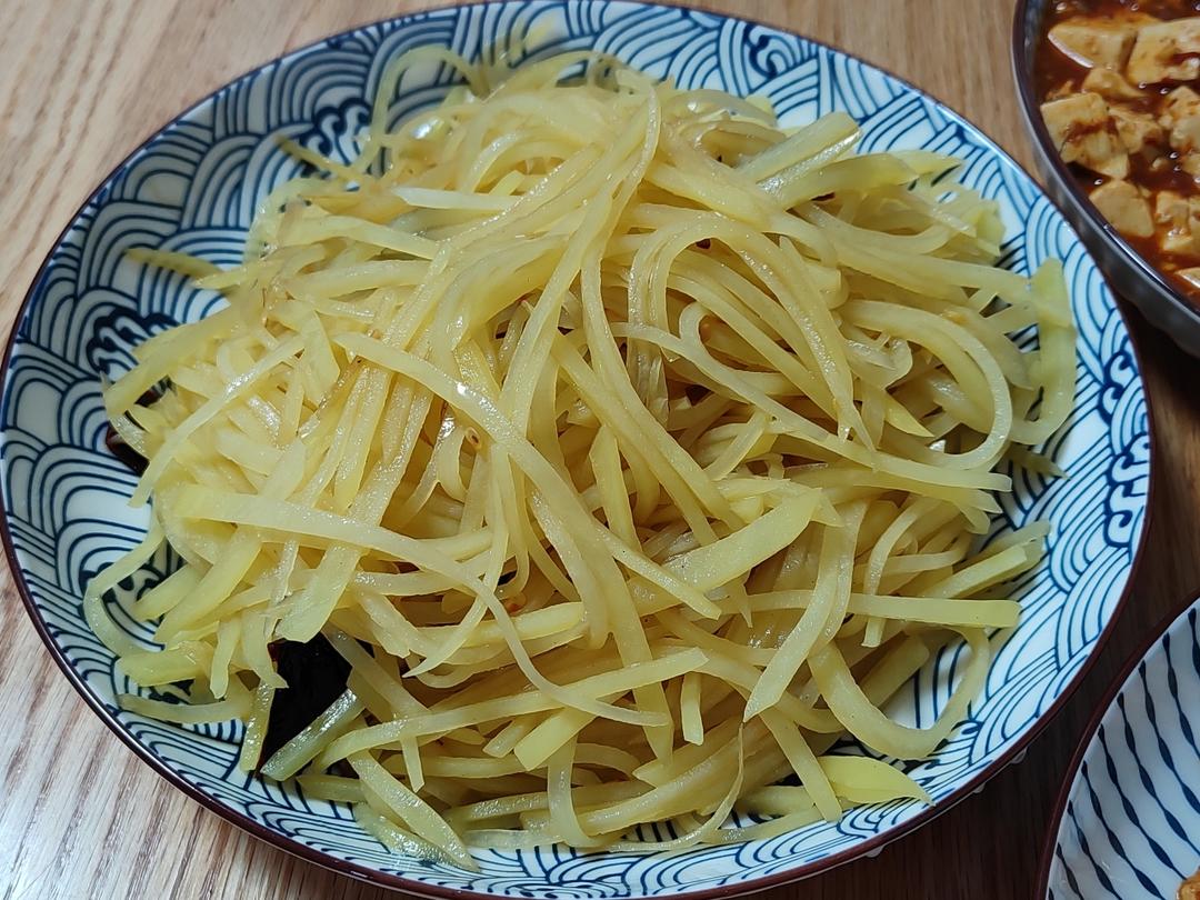 酸辣土豆丝的家常做法 超级下饭