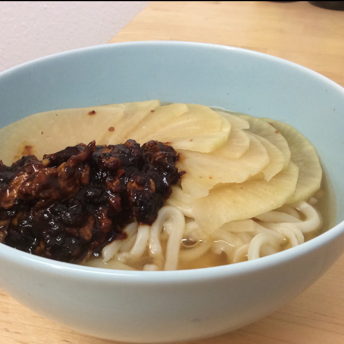 鸡蛋炸酱面
