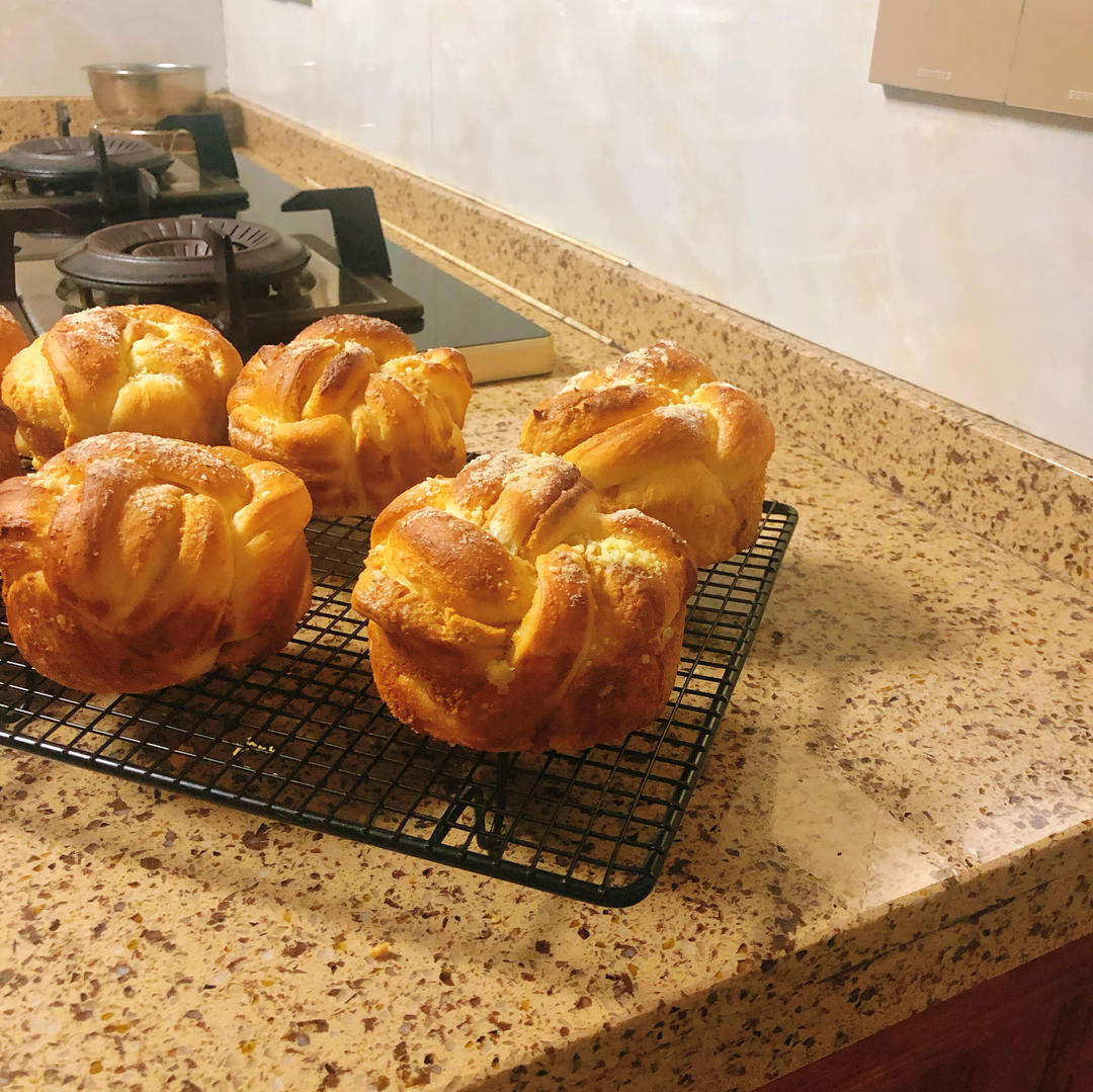 鲜奶花生手撕面包