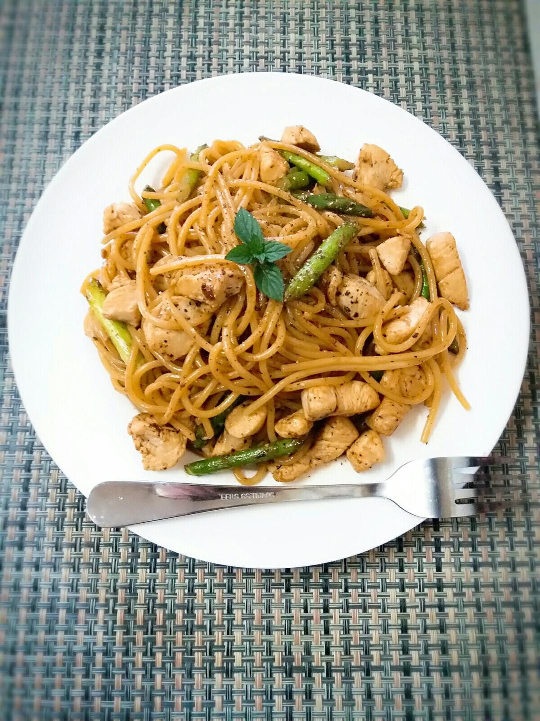 减脂餐——芦笋鸡肉意面