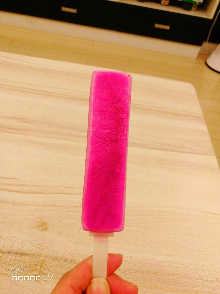 火龙果冰淇淋