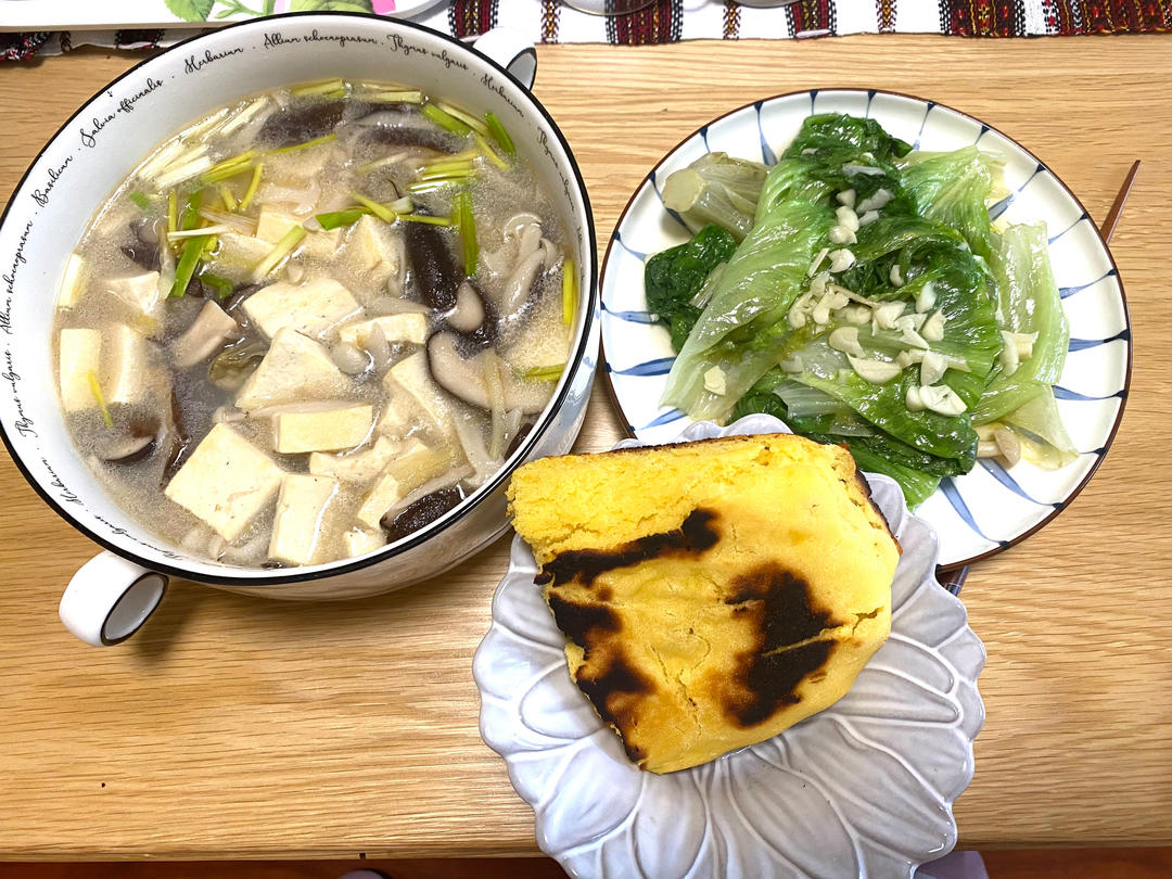 牡蛎菌菇豆腐汤