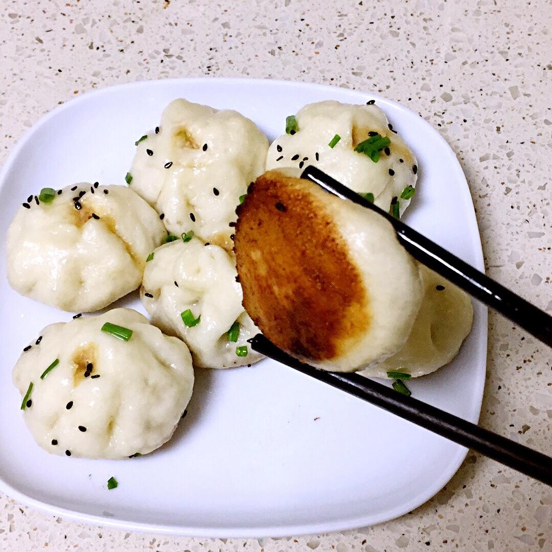 芝麻香葱虾仁生煎包