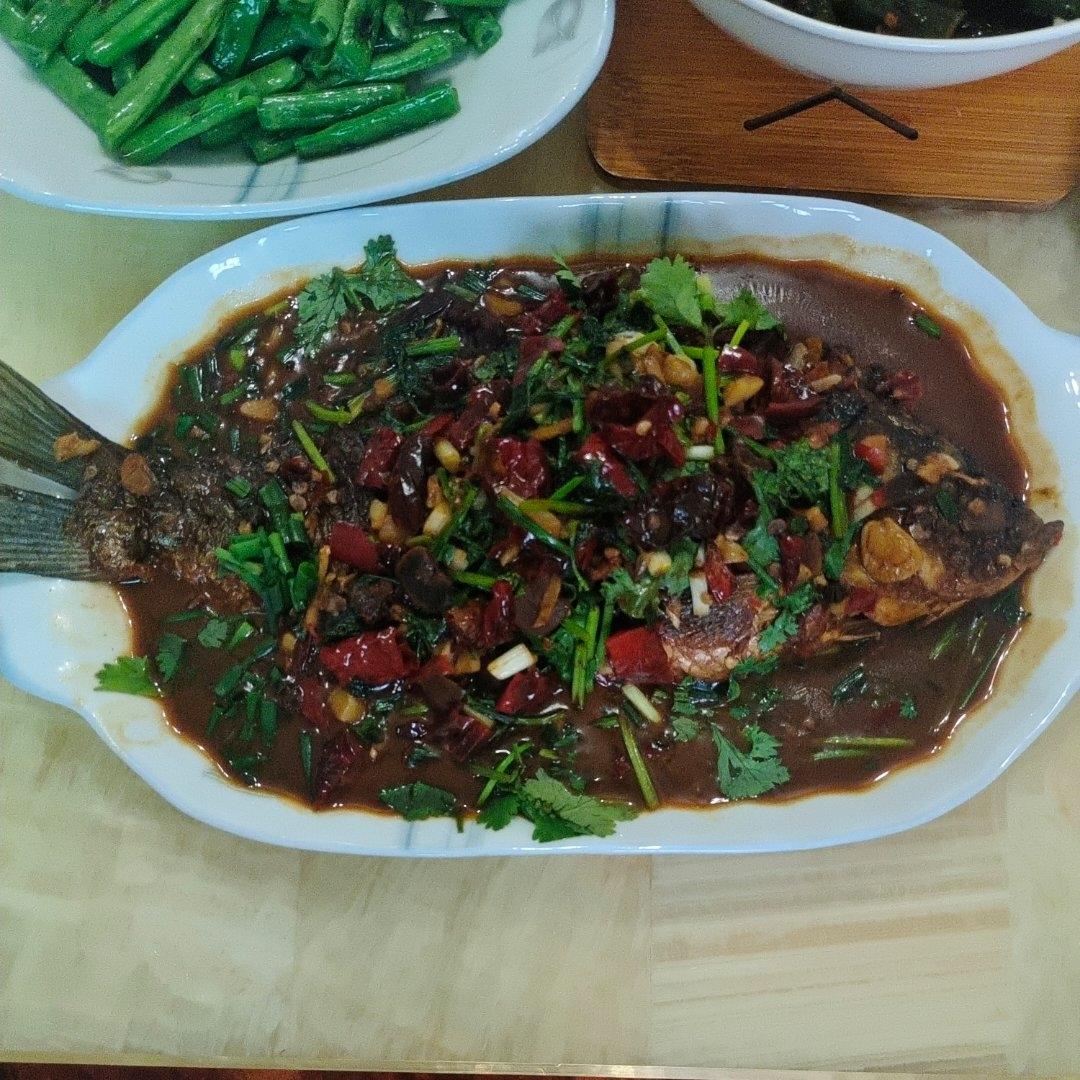 红烧鲫鱼
