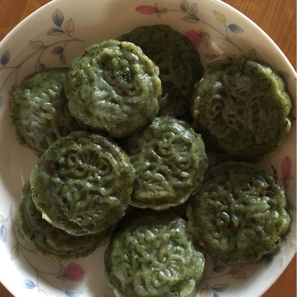 清明节的艾饺和艾麦果