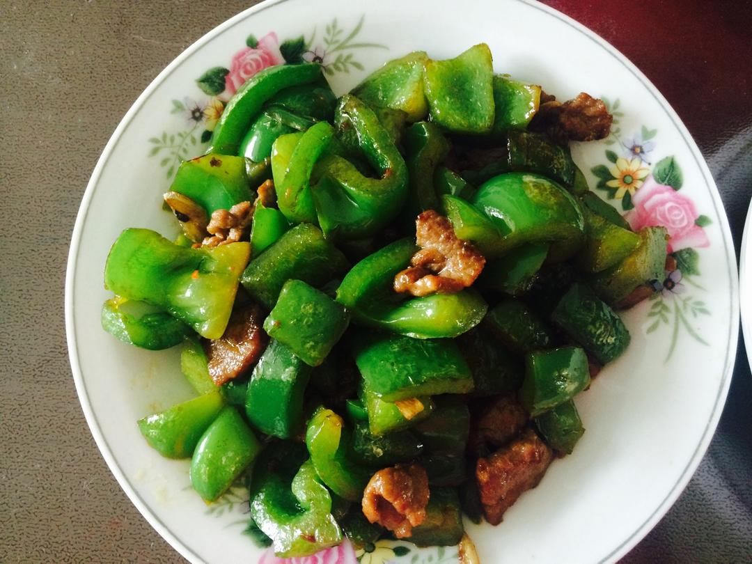 红辣椒炒肉