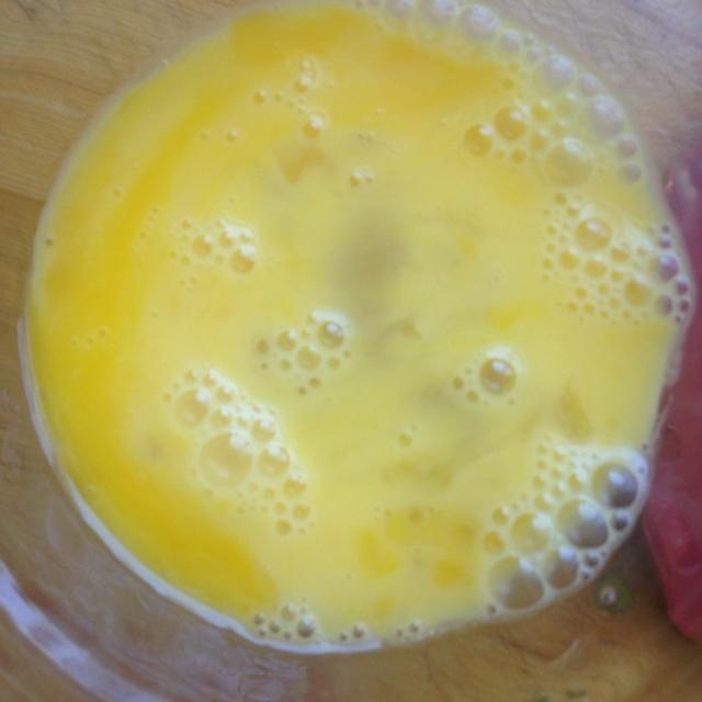 豌豆尖蛋汤的做法 步骤2