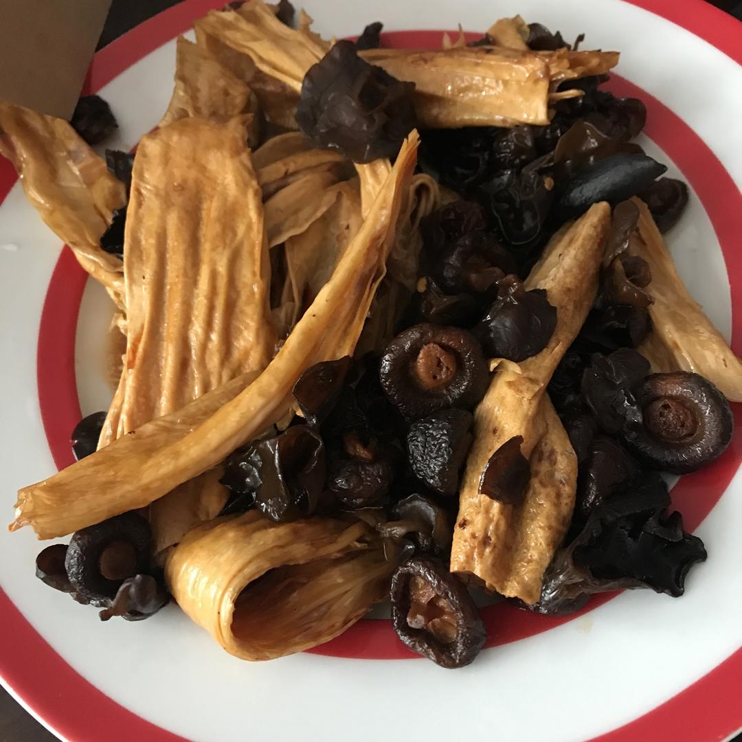 腐竹烧香菇