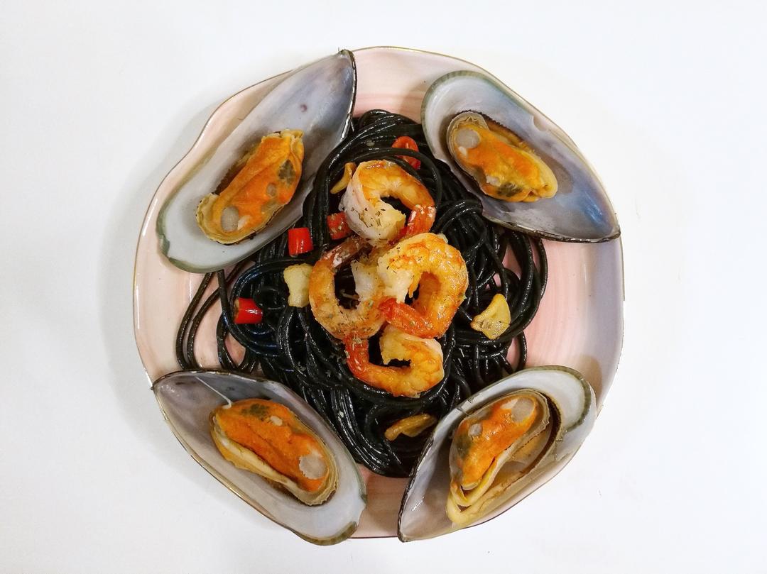 墨鱼汁意大利面