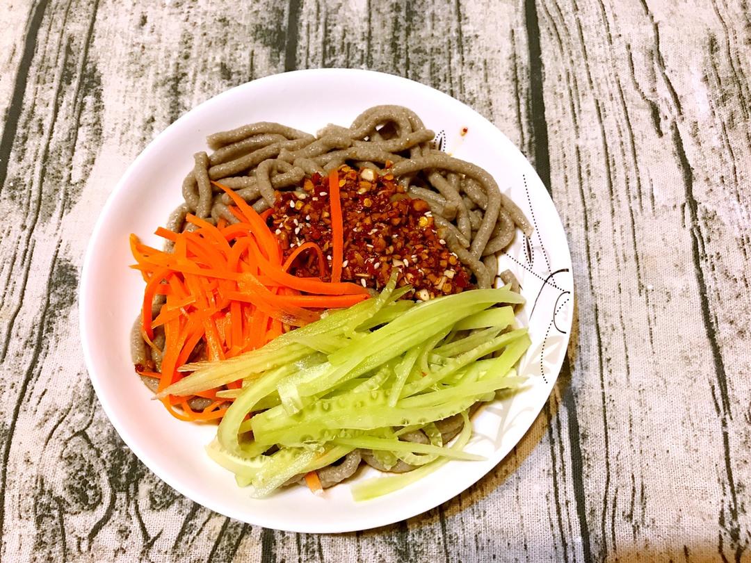 酸辣荞麦面