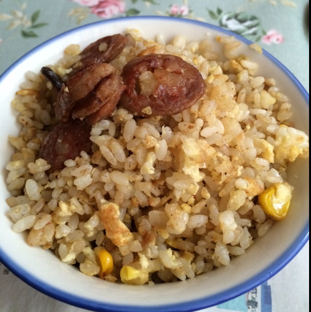 粒粒黄金腊肠炒饭（简易版）