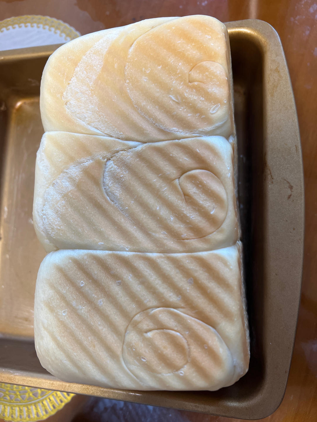 吐司方包，女儿说和来自台湾的爸爸糖一样好看好吃。零失败（是指我个人制作没有失败过）。