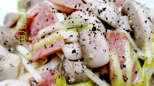 口蘑焖切片火腿 ──“鱼儿厨房”私房菜的做法 步骤7