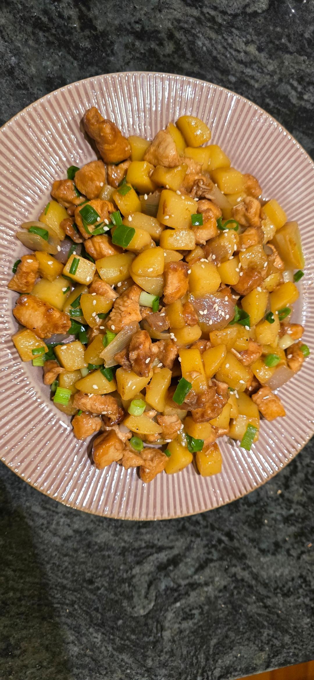 鸡胸肉炒土豆