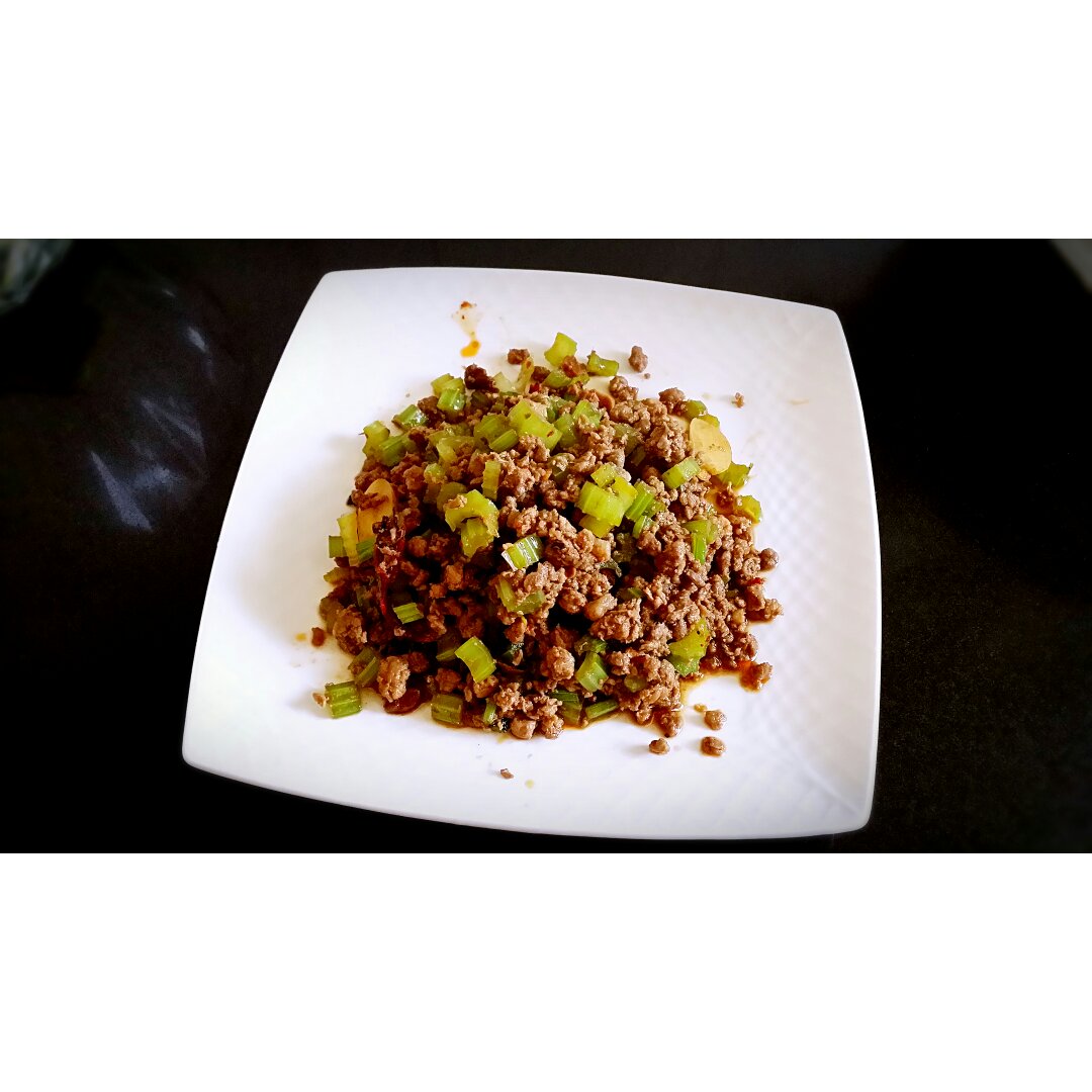 芹菜牛肉末「下饭神器」