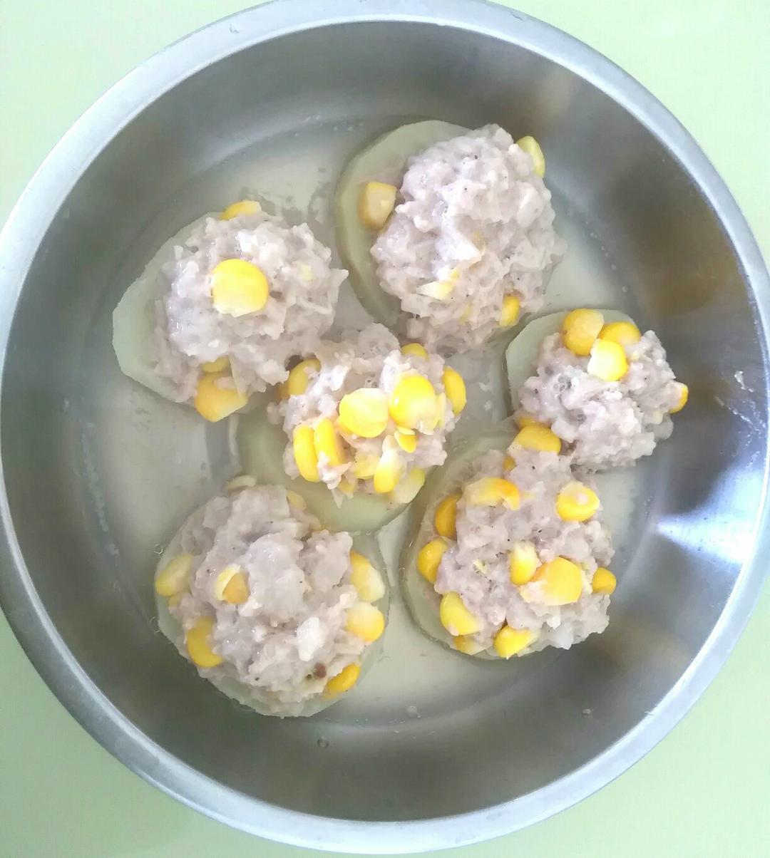 胡萝卜玉米蒸肉饼