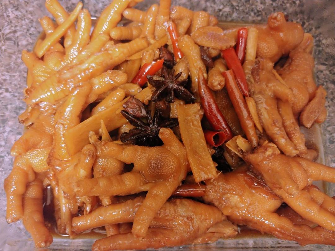 好吃到手指都吃掉的卤鸡爪
