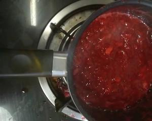 🍓草莓的两种完美美味吃法：①草莓果酱 ②草莓脏脏牛奶🍓（有视频哦）Strawberry jam & Strawberry milk的做法 步骤6