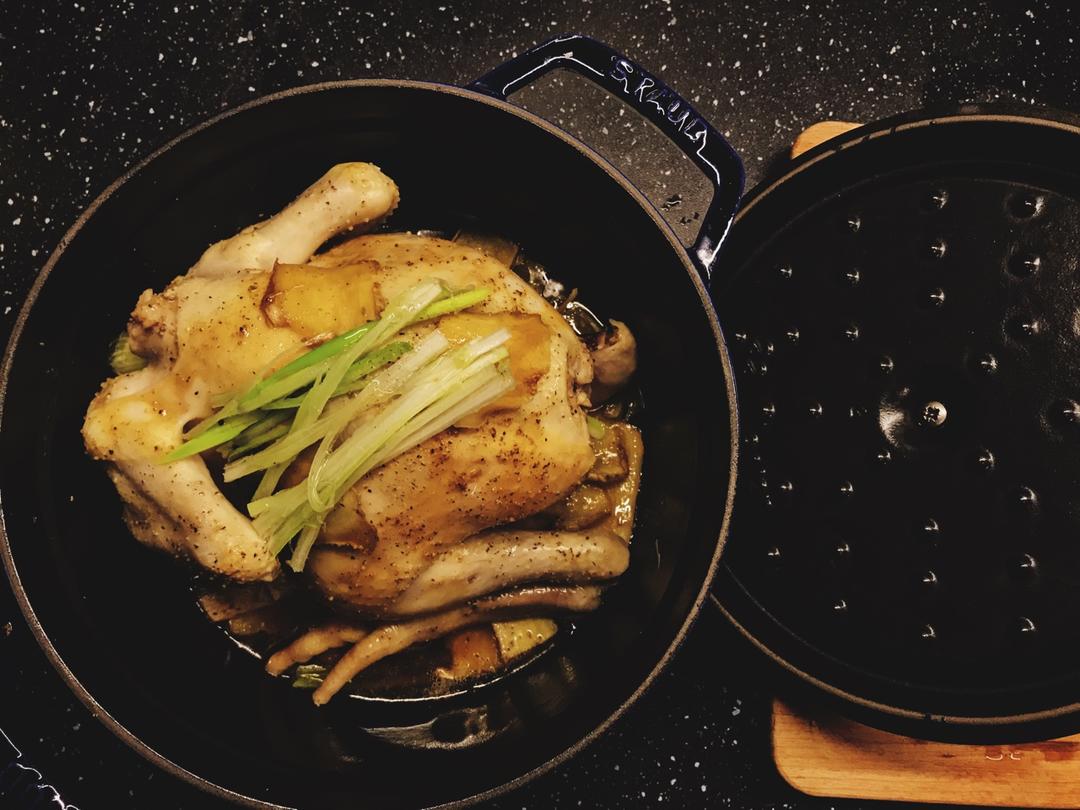 无水葱油童子鸡 (铸铁锅版)