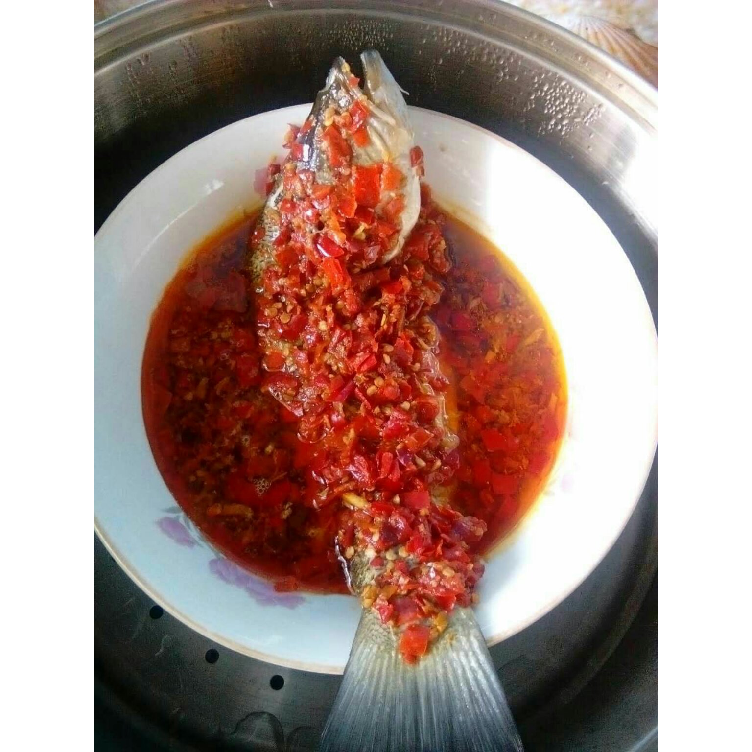 剁椒蒸鲈鱼