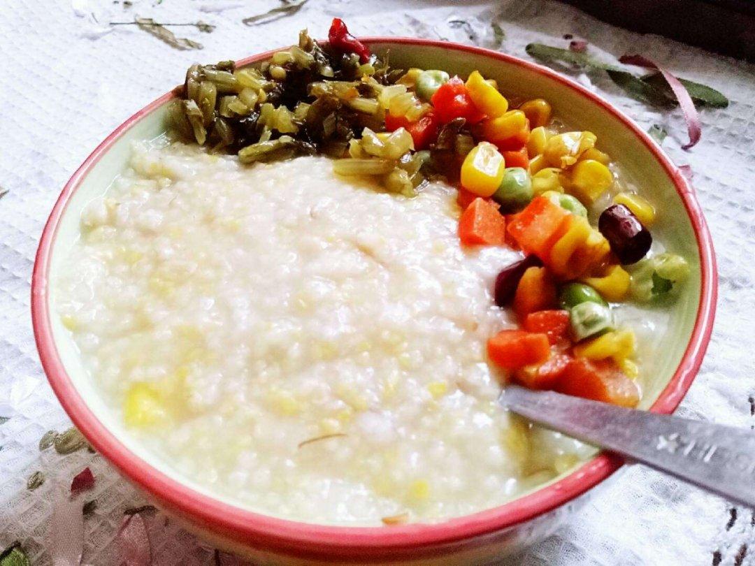 终于熬出一锅有厚厚米油的小米粥