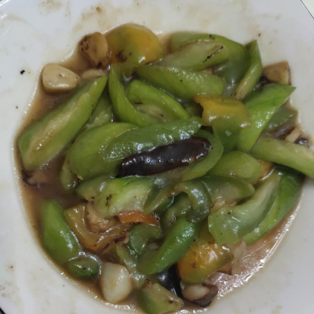 营养又鲜美的蚝油丝瓜炒香菇｜减肥必备食谱