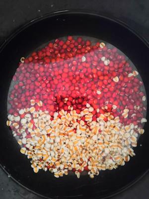 红豆薏米红枣（紫薯）粥的做法 步骤1
