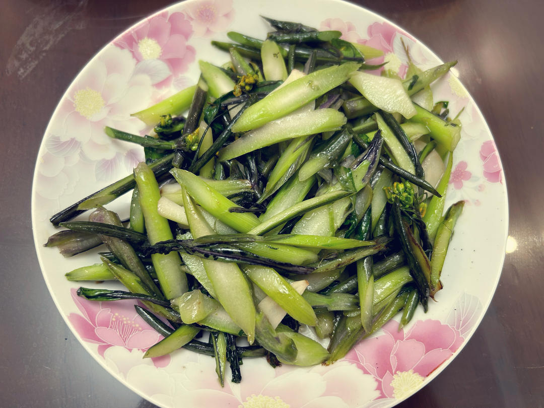 蒜香红菜苔