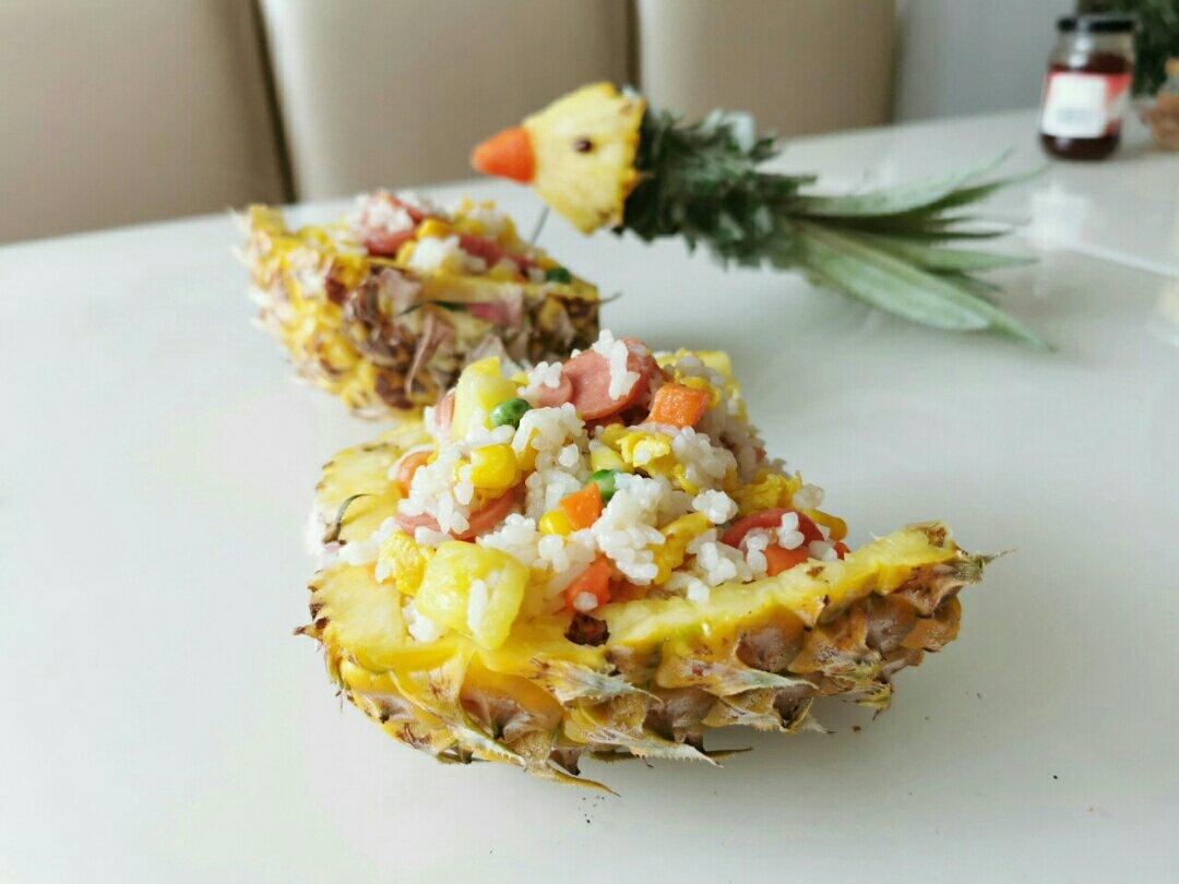 水果拼盘-鹦鹉菠萝凤梨