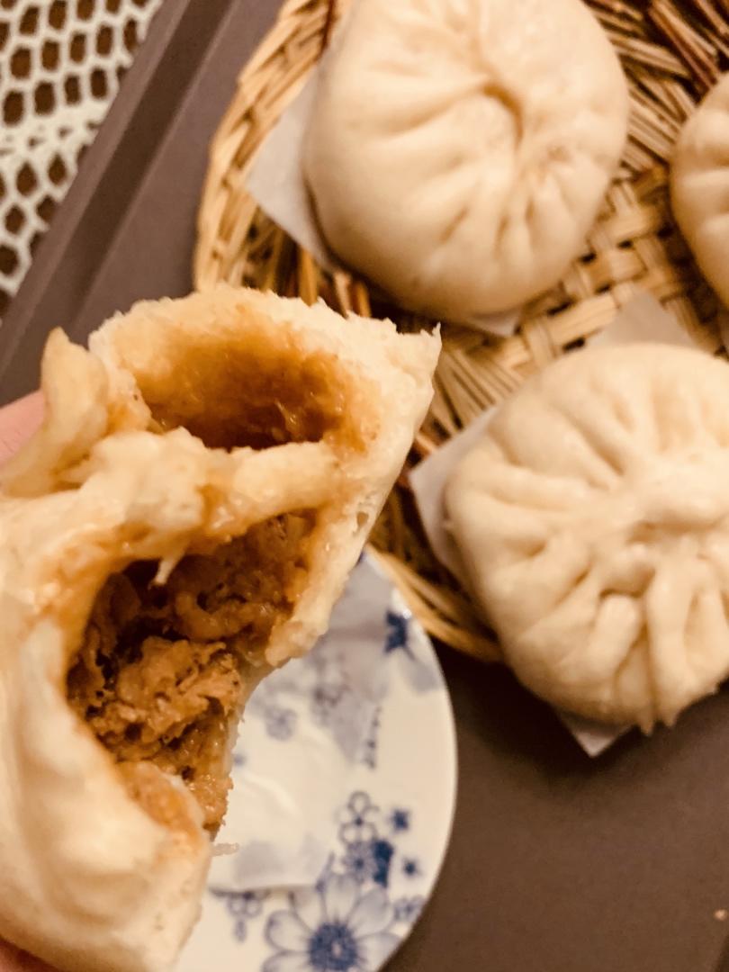松软多汁的肉包子