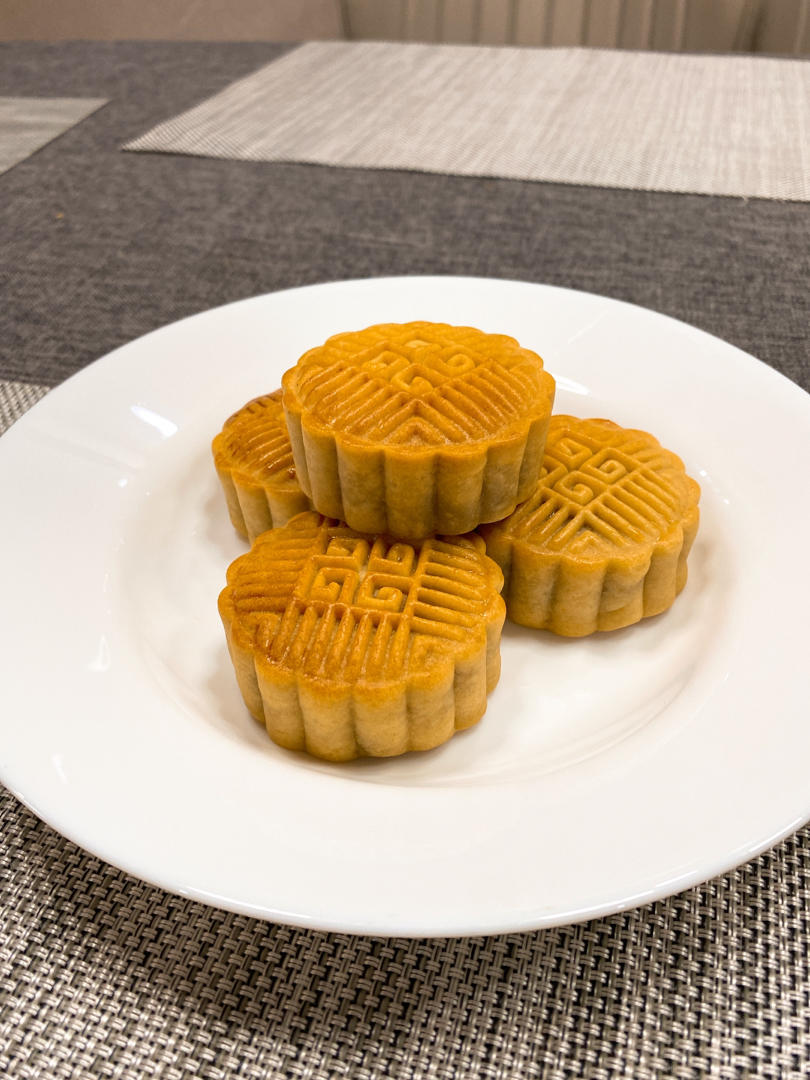 广式月饼——蛋黄莲蓉月饼