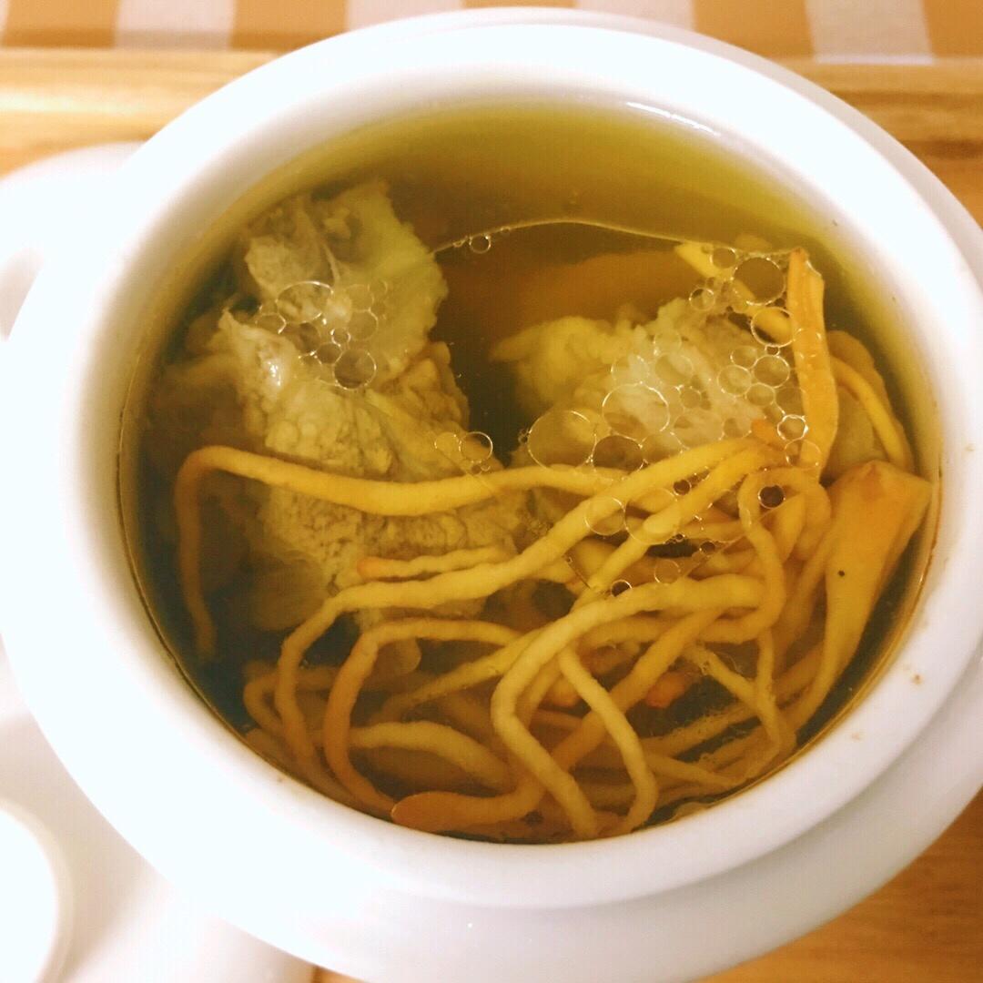 虫草的做法(鸭子炖虫草的做法)